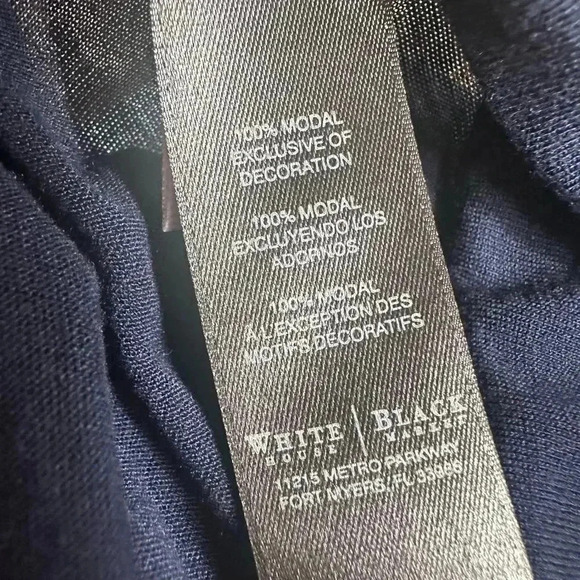 White House Black Market blue embellished v neck top size medium - Picture 9 of 9